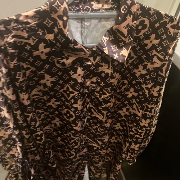 Louis Vuitton LV Designer button down top silk style monogrammed shirt size XL - Picture 4 of 16